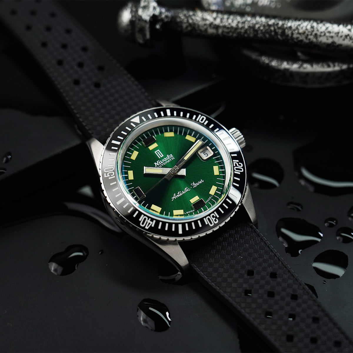 Nivada Grenchen Antarctic Diver Green