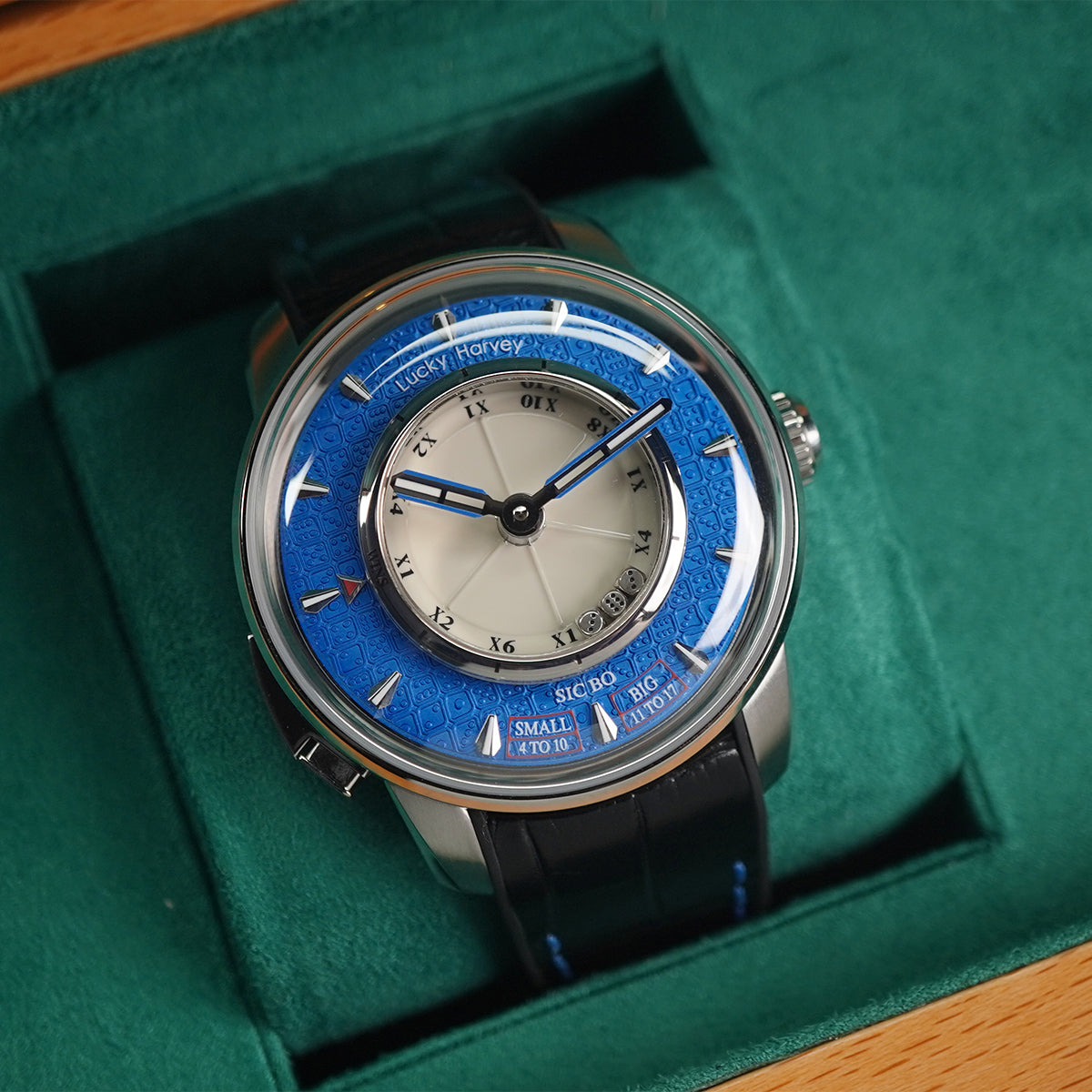 LUCKY HARVEY Player Series Sic Bo Blue Automatic