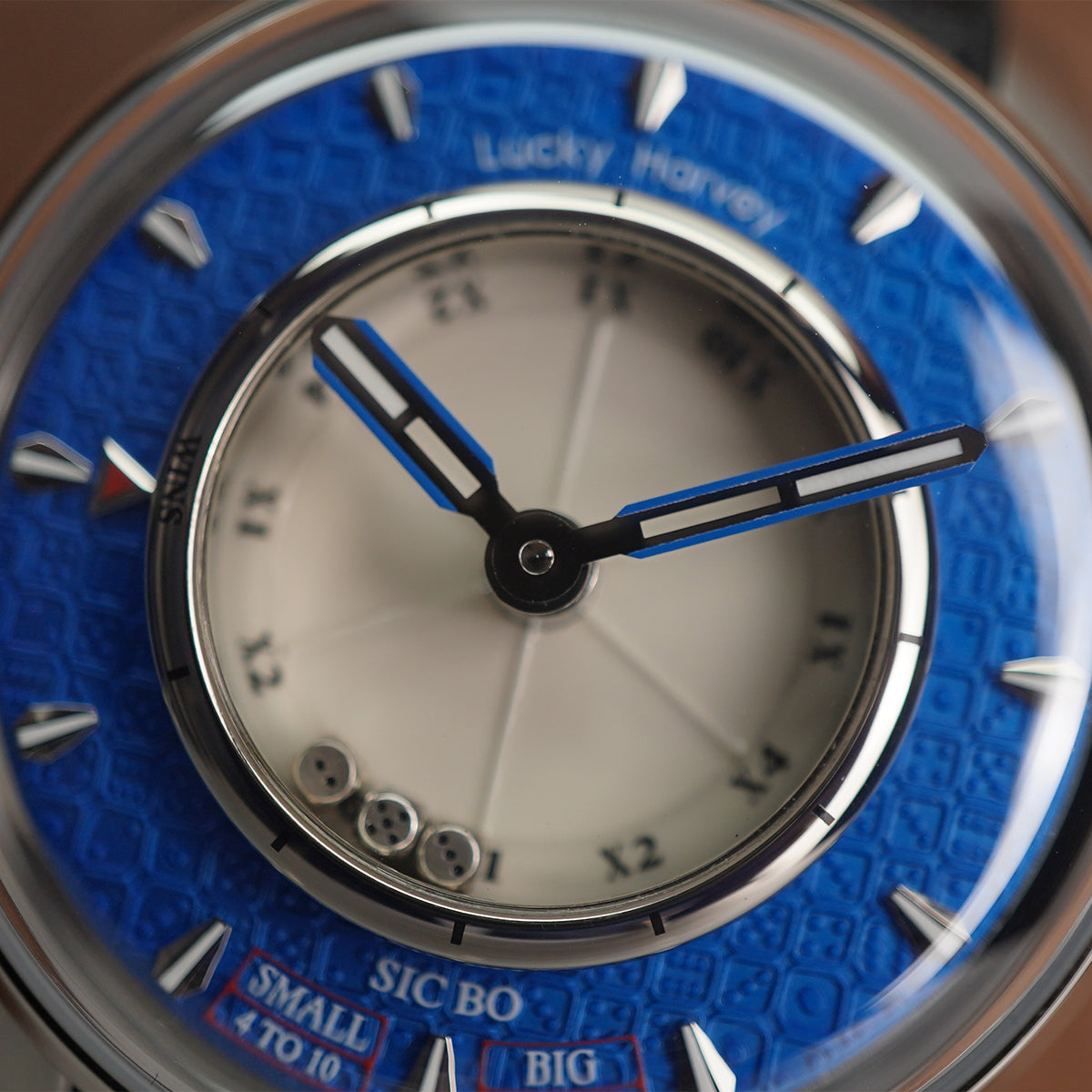 LUCKY HARVEY Player Series Sic Bo Blue Automatic