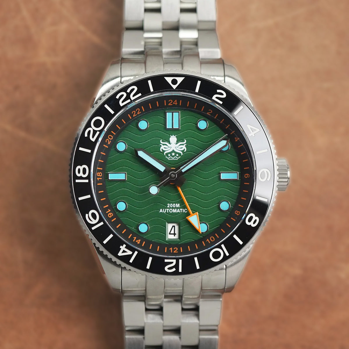 Phoibos Wave Master GMT 200M PY049A Green Dial