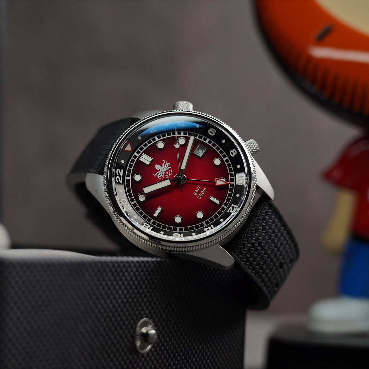 Phoibos Eagle Ray 300m Super Compressor GMT PX023E Fume Red