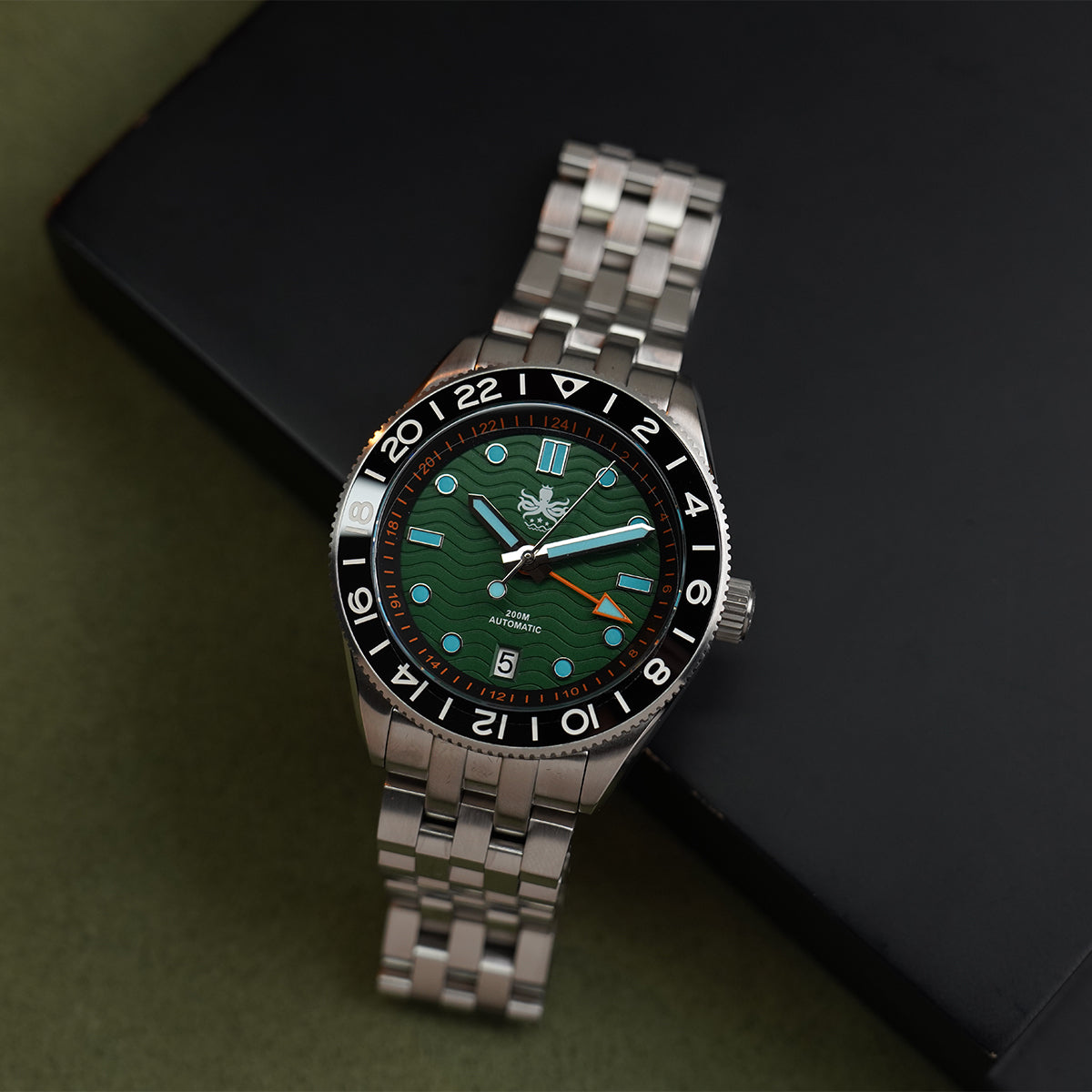 Phoibos Wave Master GMT 200M PY049A Green Dial - Horology Story Youtube Store