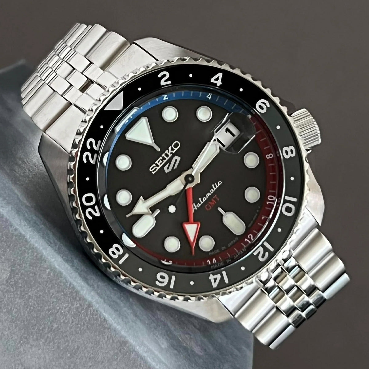 Seiko 5 Sports GMT SSK019K1  Grey USA Exclusive Edition