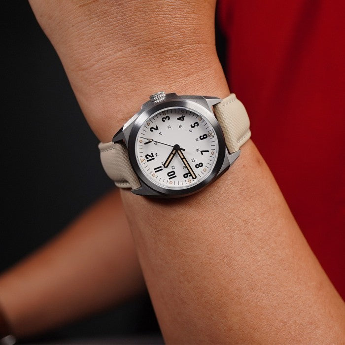 Artem Loop-Less Beige - White Stitching